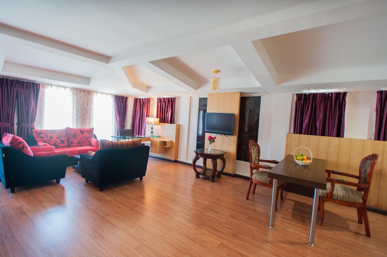 Hôtel Kemena à Bintulu Extérieur photo