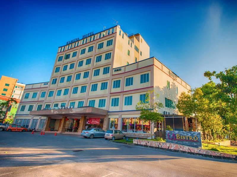 Hôtel Kemena à Bintulu Extérieur photo